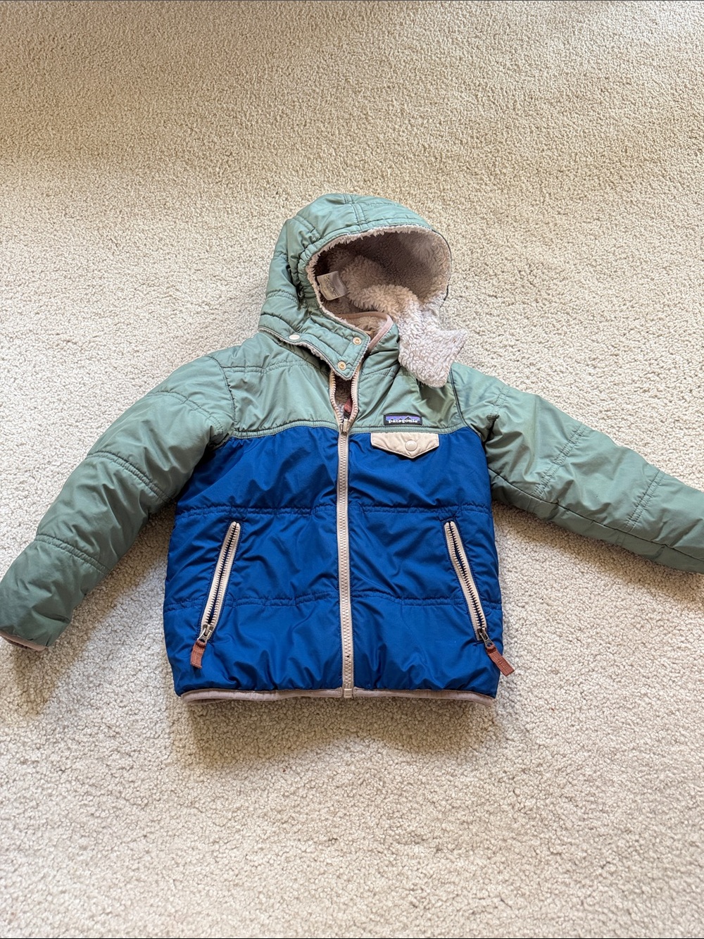 Patagonia Reversible Tribbles Kids Two-Tone Hooded Puffer Jacket - 5T